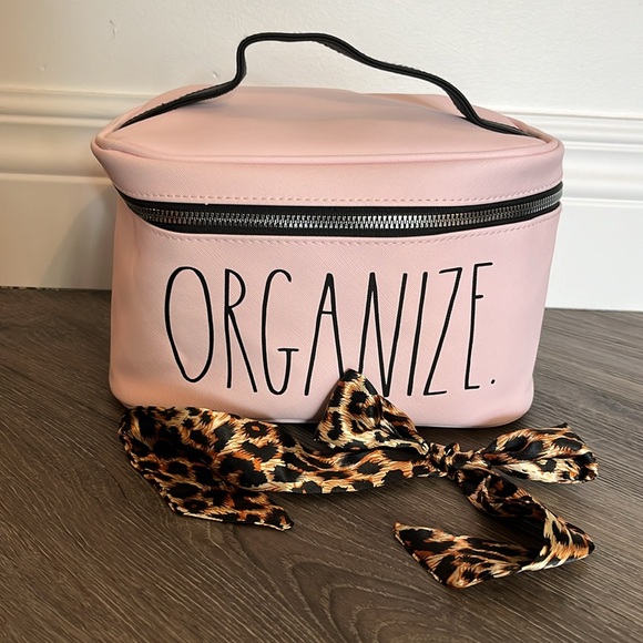 NWT Rae Dunn Cosmetic Bag - Picture 2 of 5